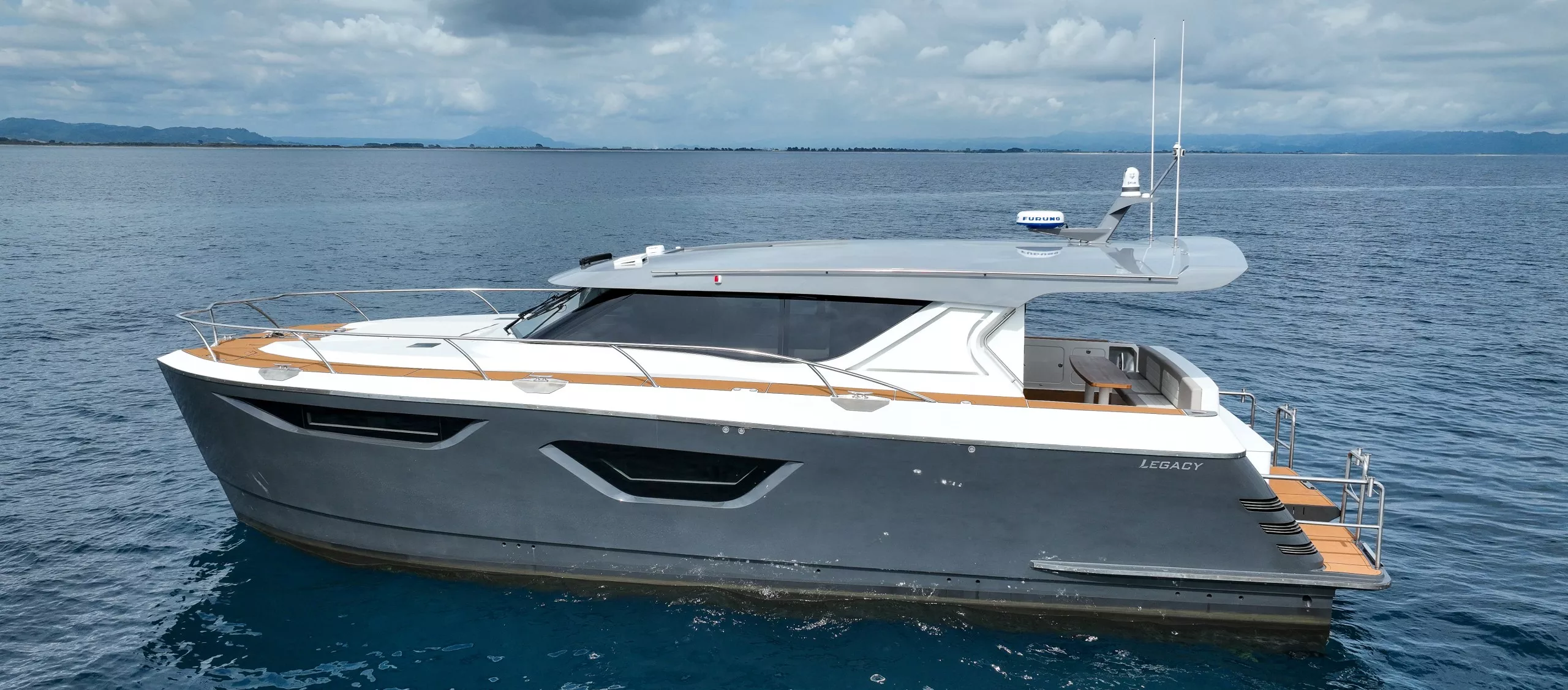 L50 Power Cat | Legacy Marine